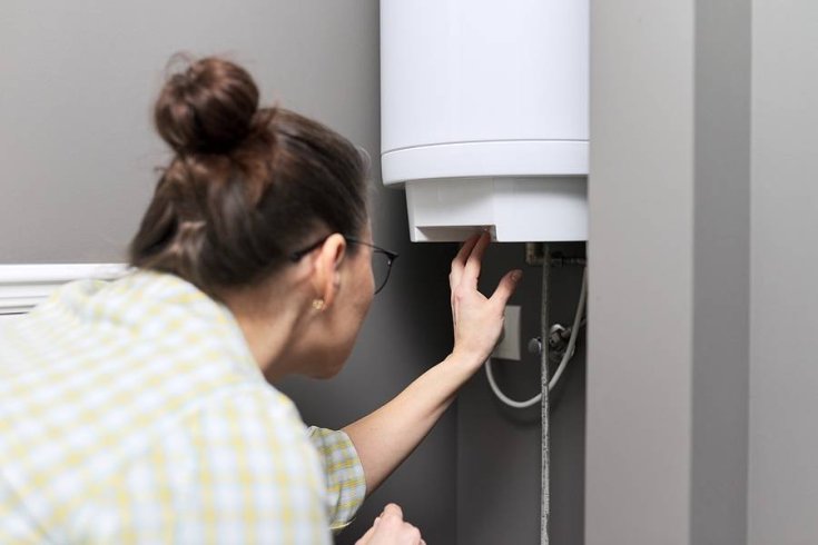 Ways to Change a Hot Water Heater Temperature